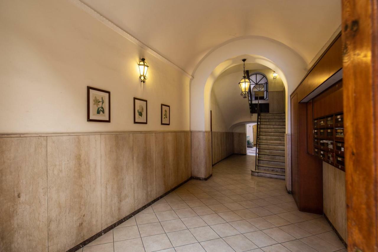Guest House O Affittacamere La Civetta Di Trastevere B Рим Екстер'єр фото