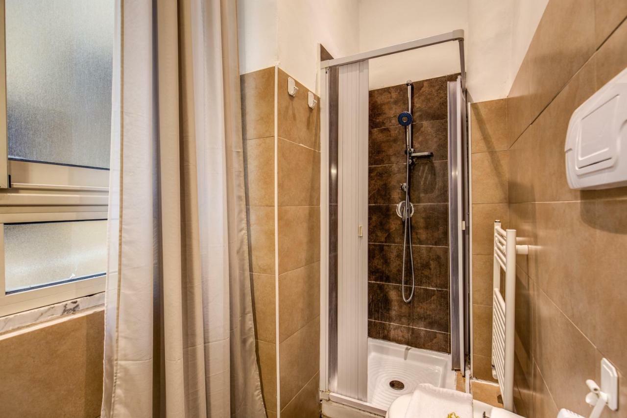 Guest House O Affittacamere La Civetta Di Trastevere B Рим Екстер'єр фото