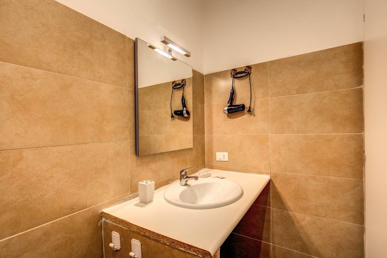 Guest House O Affittacamere La Civetta Di Trastevere B Рим Екстер'єр фото