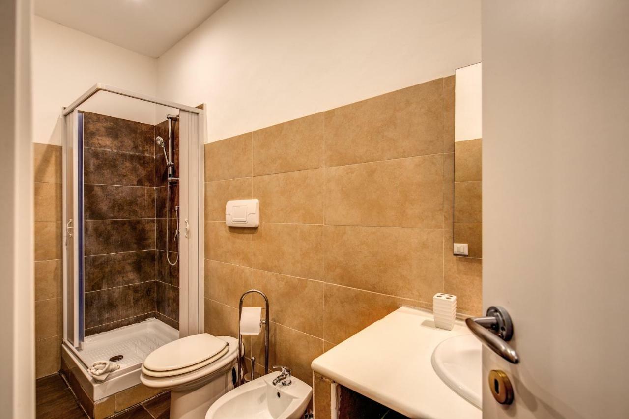 Guest House O Affittacamere La Civetta Di Trastevere B Рим Екстер'єр фото